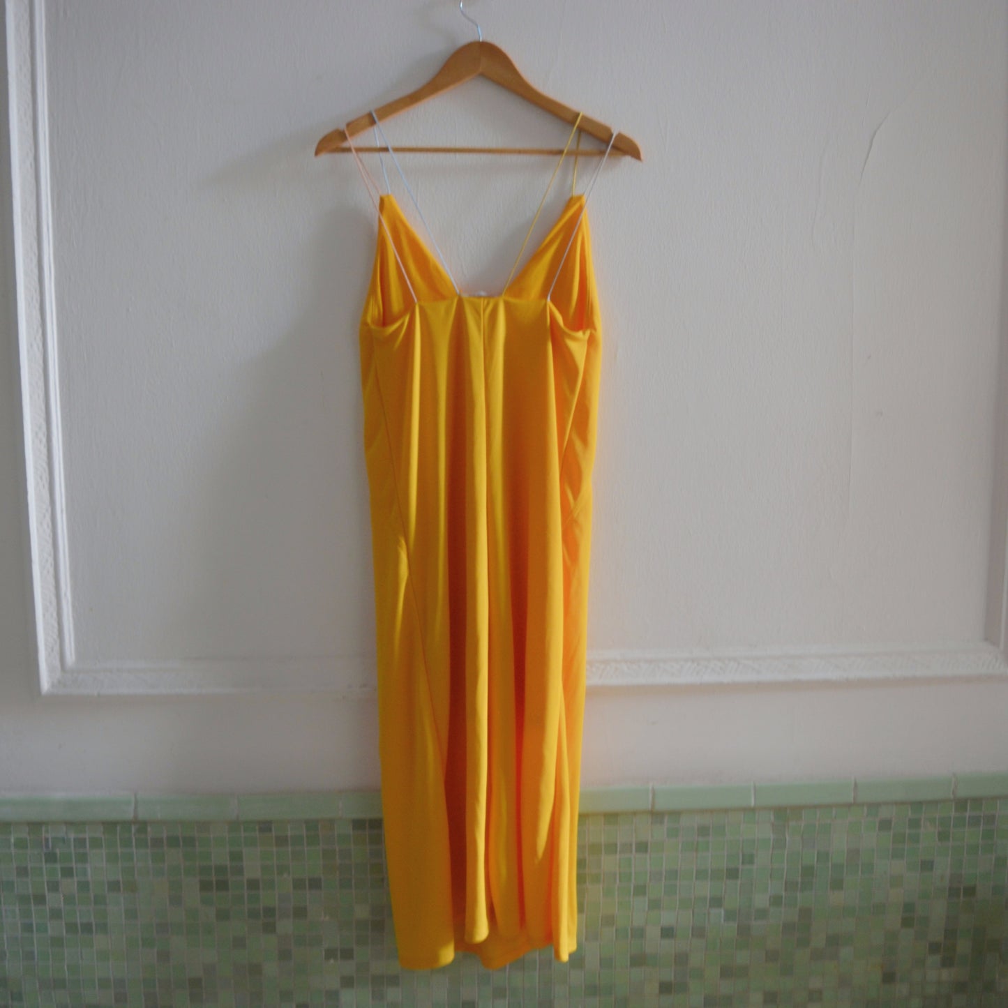 Vestido amarillo Zara con tiras talle S