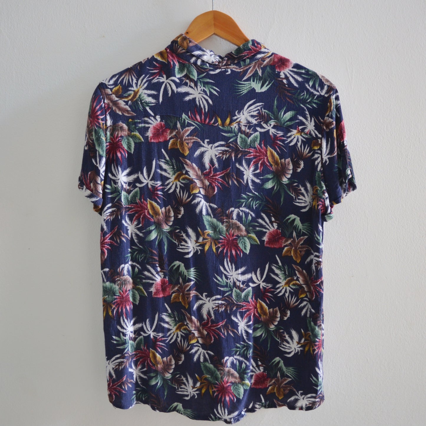 Camisa hawaiana manga corta talle S Budapest