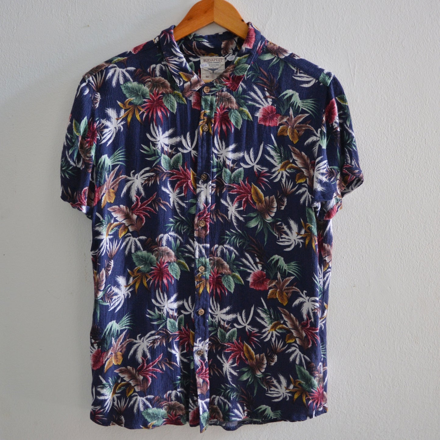 Camisa hawaiana manga corta talle S Budapest