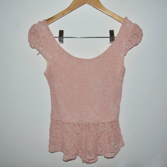 Blusa rosa de encaje talle S/M