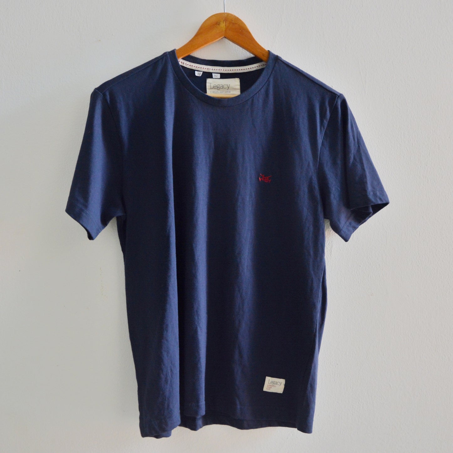 Remera azul marino manga corta Legacy talle xs